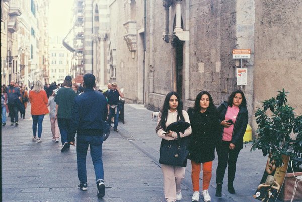 How Do Emerging Technologies Impact the Real Estate Market in the UK?